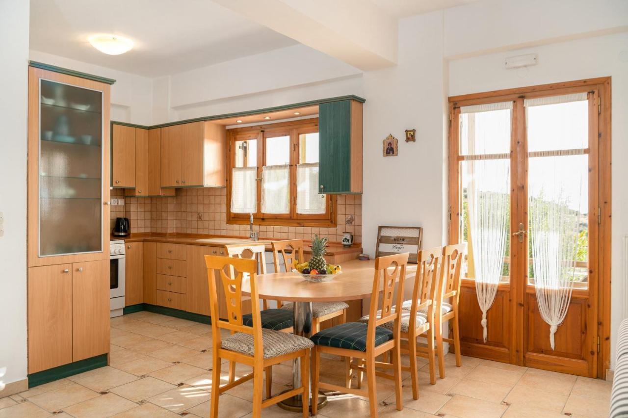 Villas Alexandros Kalamaki  Bagian luar foto