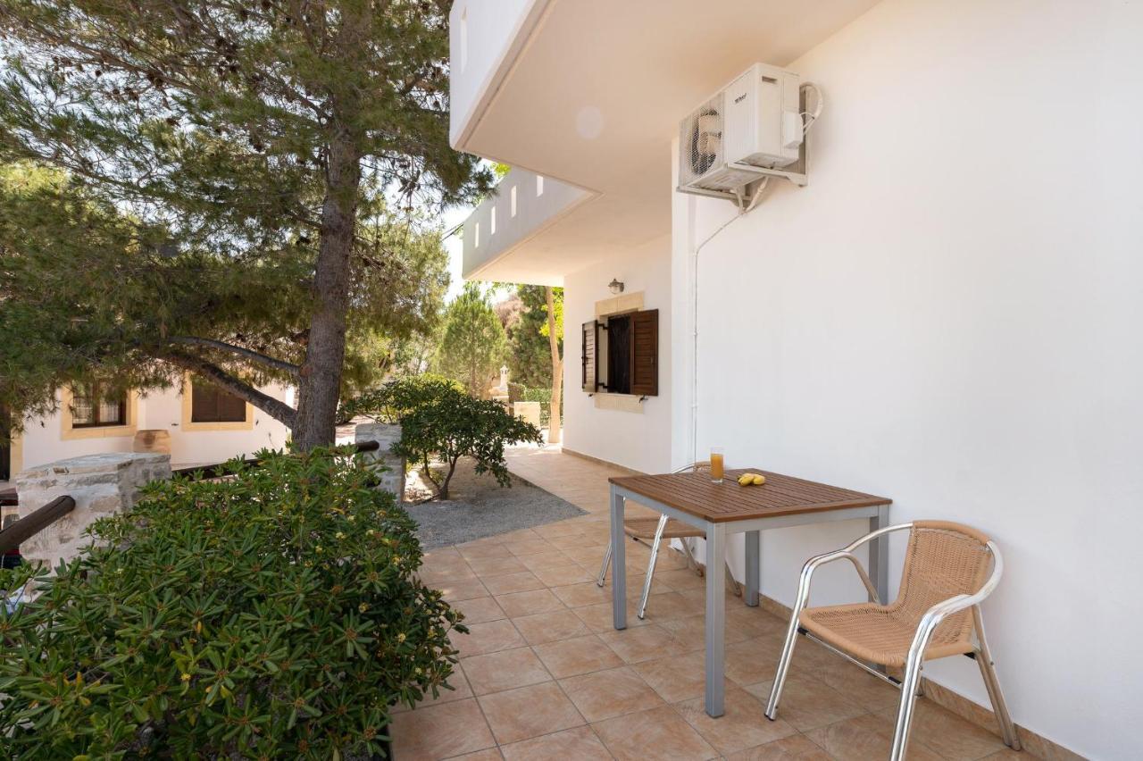 Villas Alexandros Kalamaki  Bagian luar foto