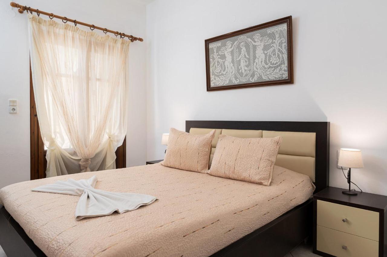 Villas Alexandros Kalamaki  Bagian luar foto