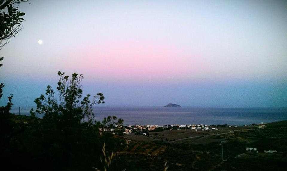 Villas Alexandros Kalamaki  Ruang foto